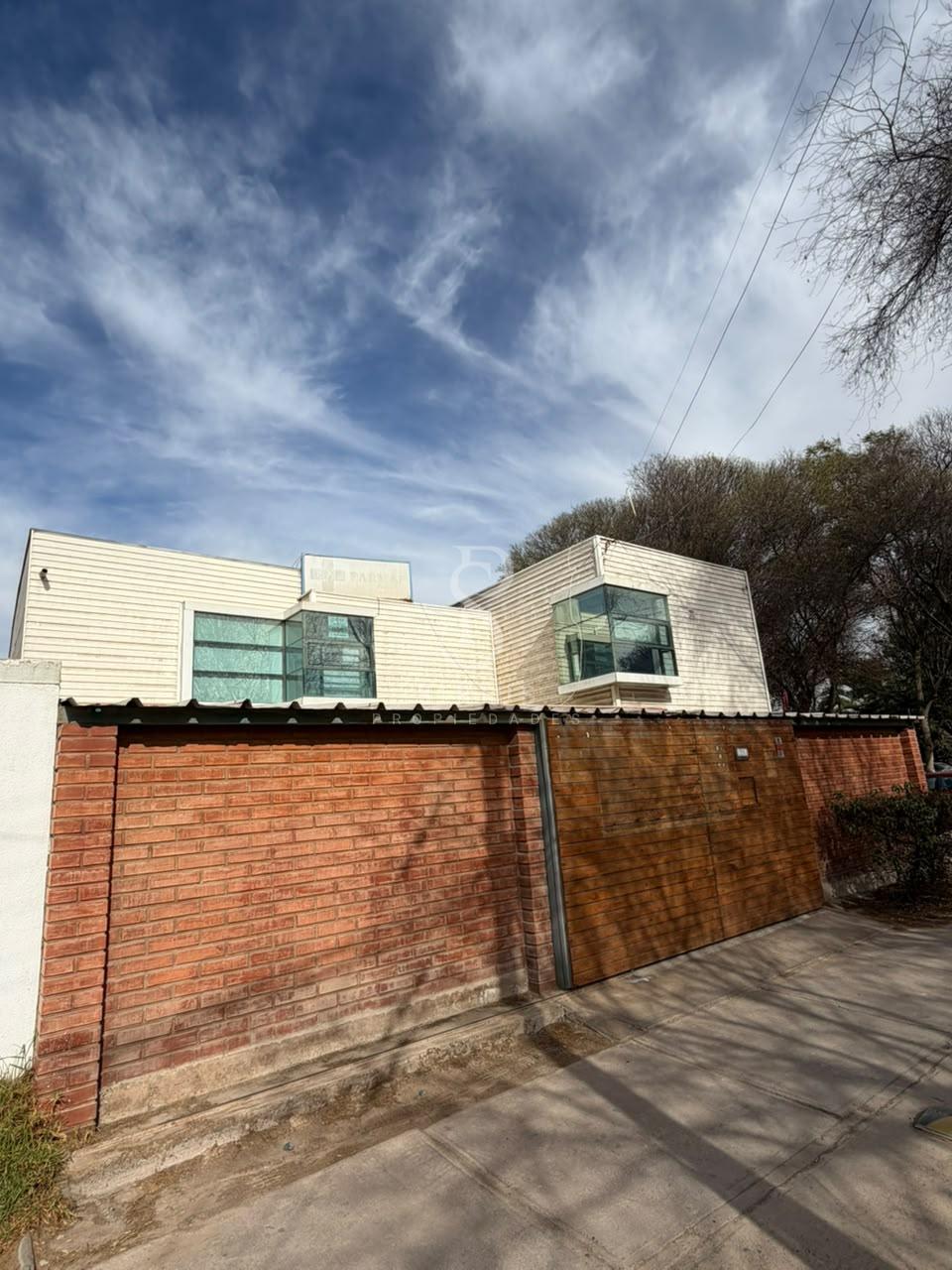 Venta de casa para uso comercial o habitacional